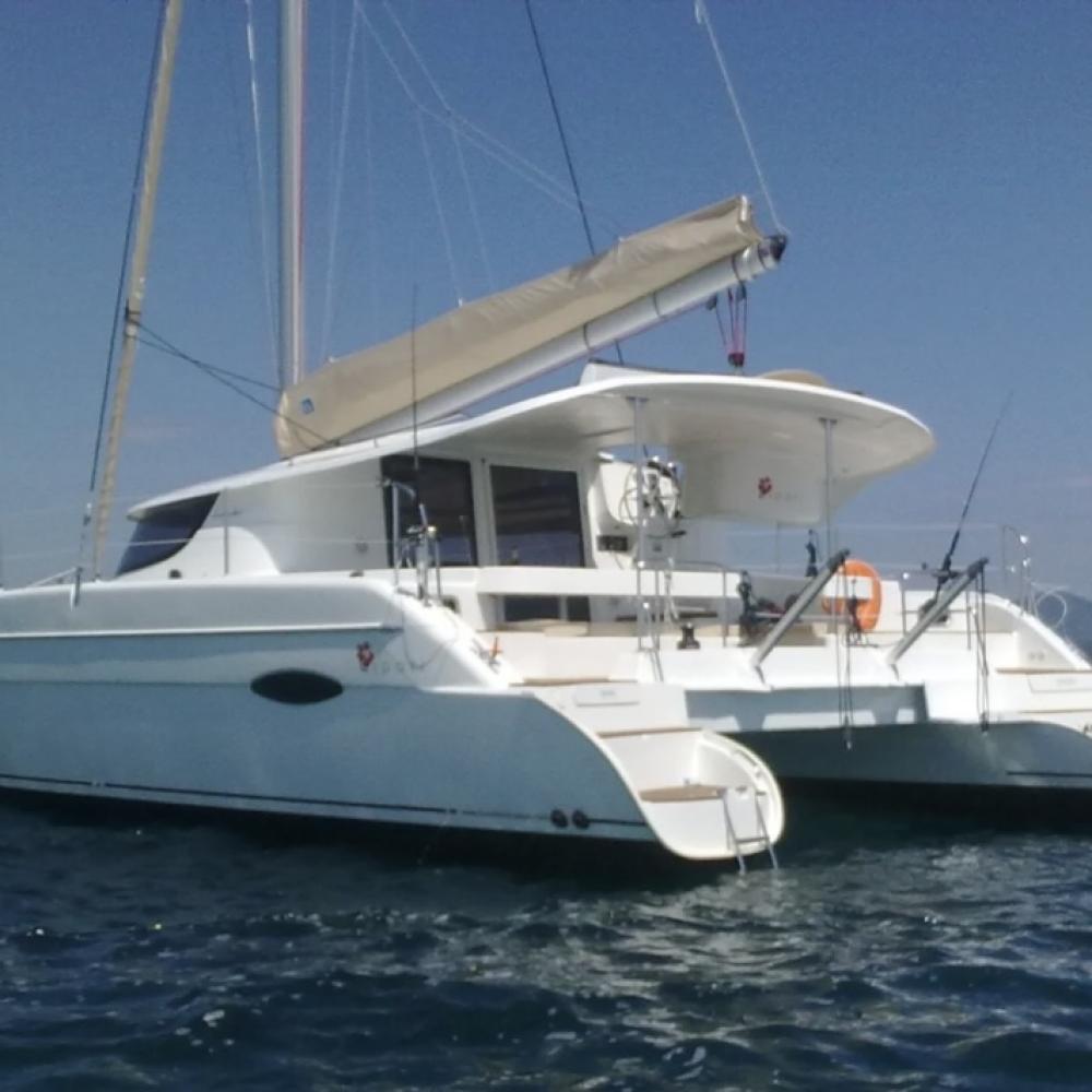 Catamaran for 18 people